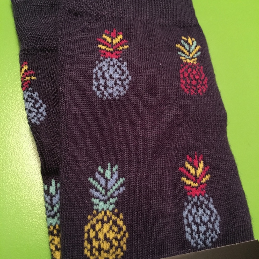 Mens socks PINEAPPLE Marc Ecko NEW novelty TROPICAL FRUIT tiki luau